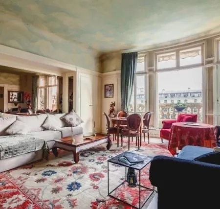Vip Elysees Rent * Parigi